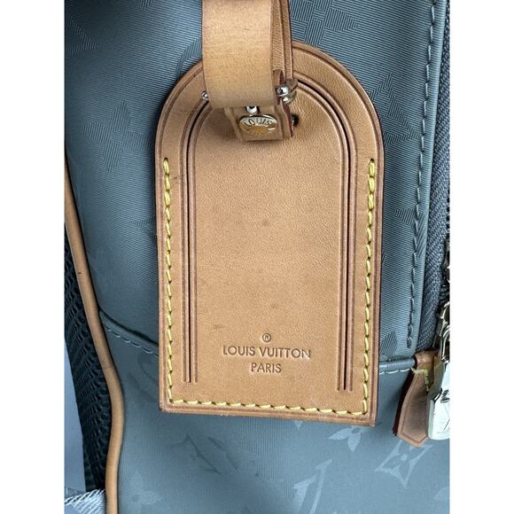 Louis Vuitton Monogram Gray Nylon Backpack Gold Hardware R-1 - Picture 5 of 16